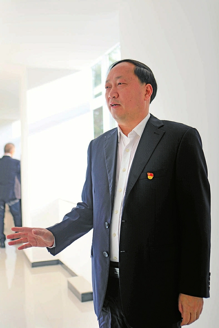 袁多伦
