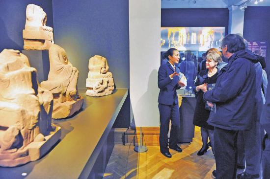 2011年1-4月，《崖壁上的瑰宝：中国重庆大足石刻展》在英国威尔士国家博物馆展出。