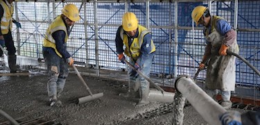 成渝中线高铁大足石刻站站房混凝土主体结构实现全面封顶